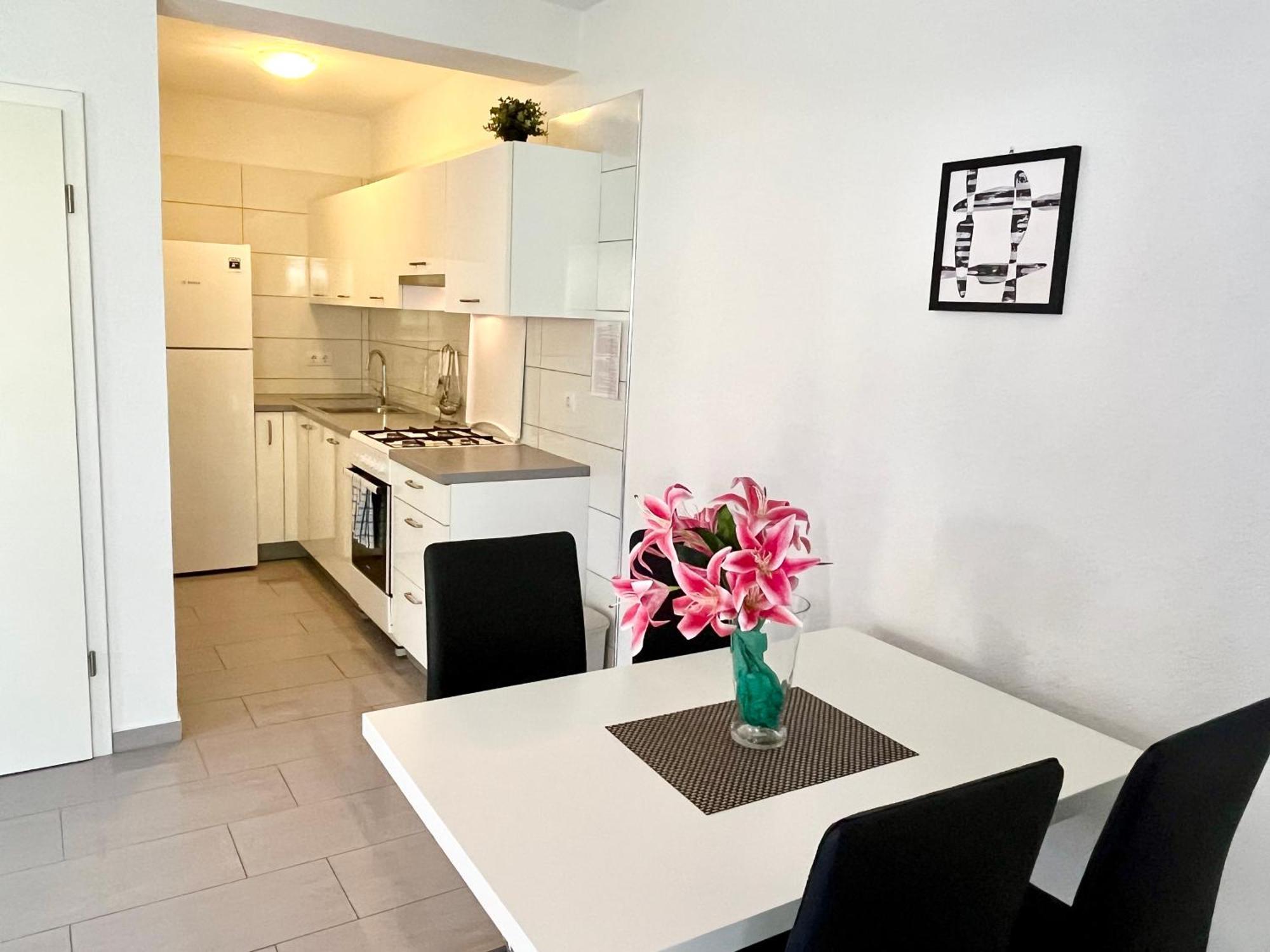 Paradise Apartments - Robinson Getaway Gdinj ภายนอก รูปภาพ