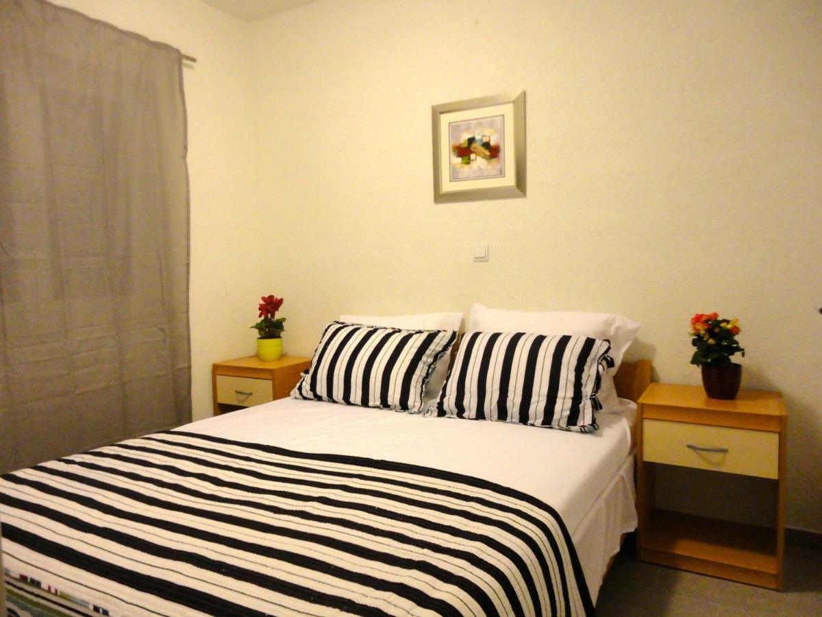 Paradise Apartments - Robinson Getaway Gdinj ภายนอก รูปภาพ